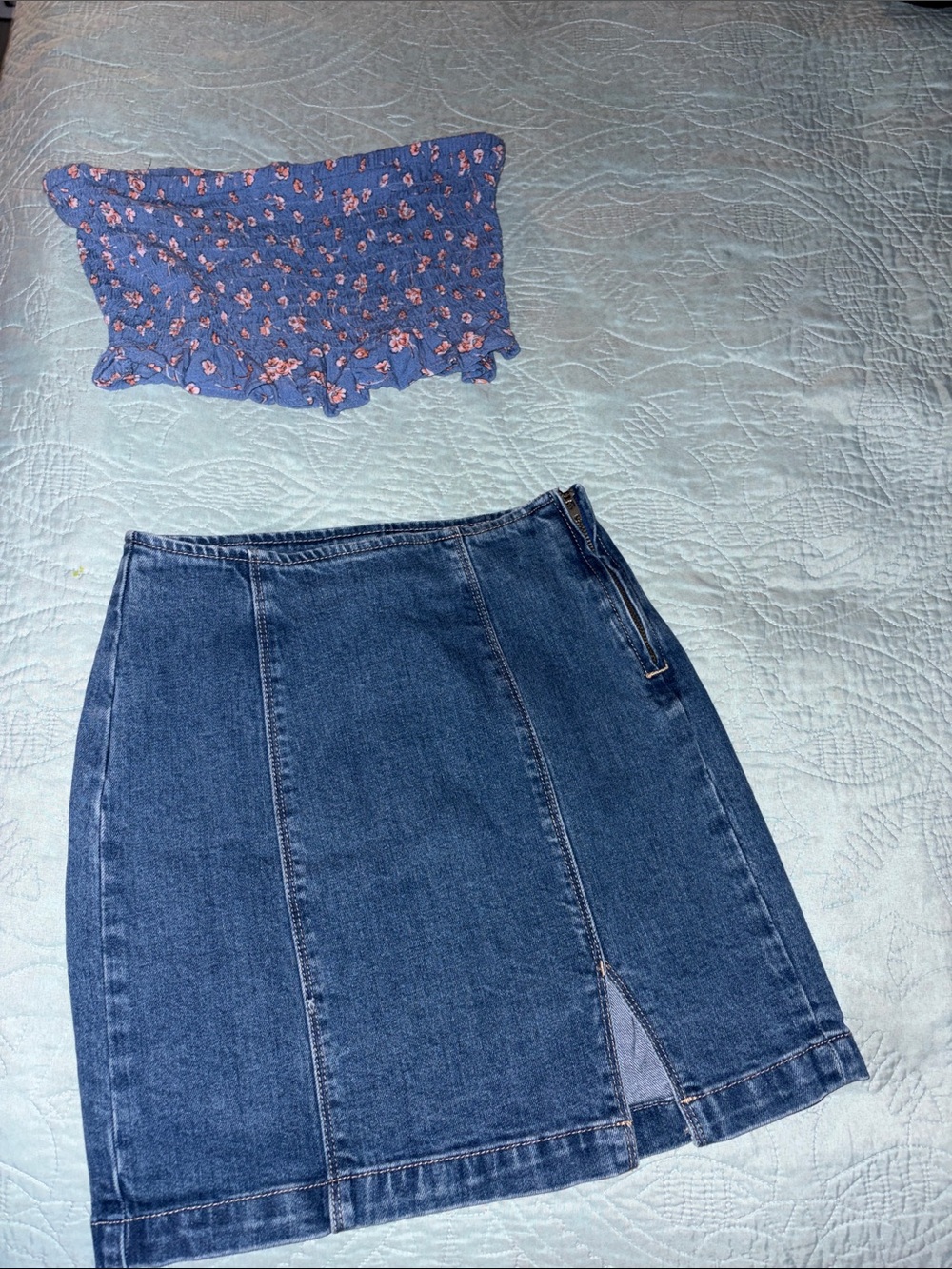 PACSUN Denim A-Line Mini Skirt in Dark Blue with American Eagle Floral Bandeau